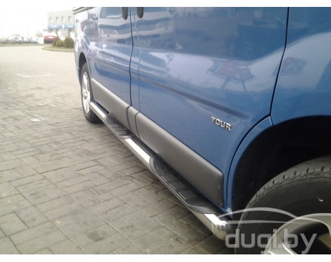 Боковые пороги трубы "Delux" для Nissan Primastar короткая база